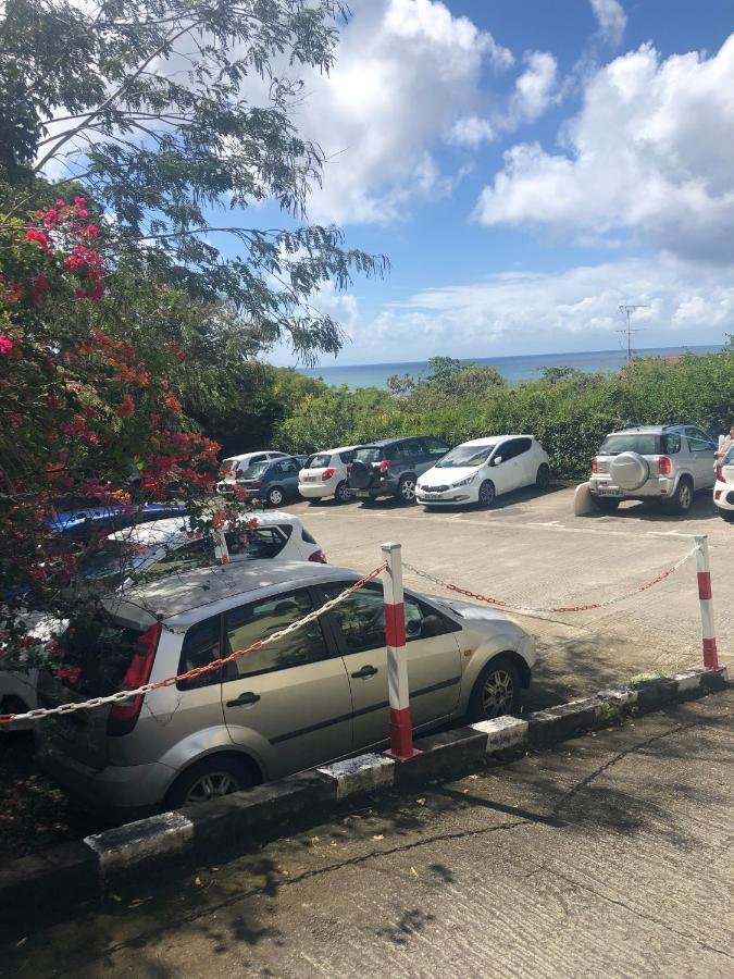 Studio Sainte Anne 2Mn A Pieds De La Plage ,Possibilite Location De Voiture Exterior photo